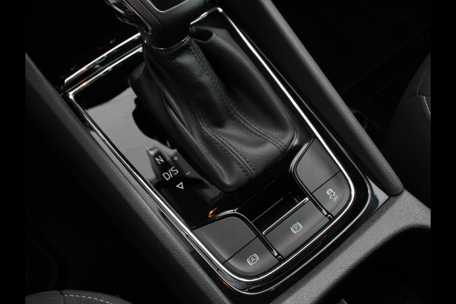 Škoda Karoq 1.5 TSI 150pk DSG Ambition Navigatie Apple Carpla/Android Auto Camera Climate Control Adaptieve Cruise control Lichtmetalen Velgen