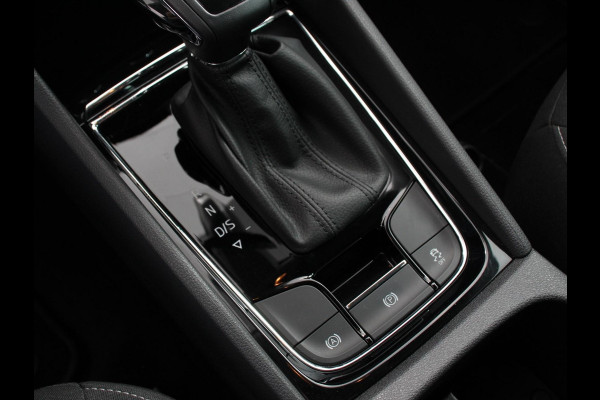 Škoda Karoq 1.5 TSI 150pk DSG Ambition Navigatie Apple Carpla/Android Auto Camera Climate Control Adaptieve Cruise control Lichtmetalen Velgen