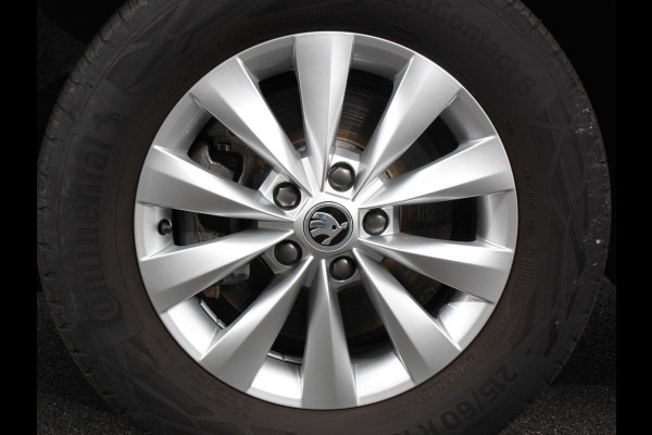 Škoda Karoq 1.5 TSI 150pk DSG Ambition Navigatie Apple Carpla/Android Auto Camera Climate Control Adaptieve Cruise control Lichtmetalen Velgen