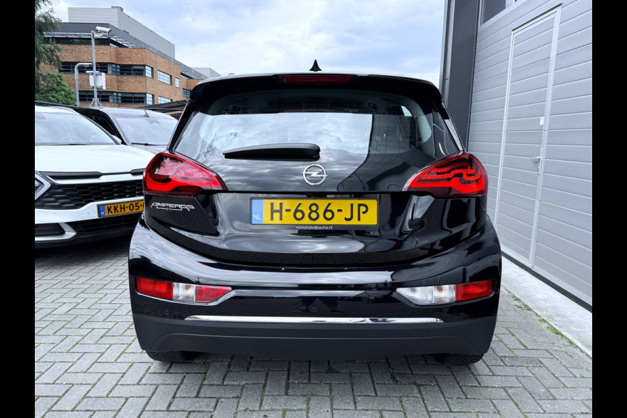 Opel Ampera-E Business Executive 60 kWh - Apple CarPlay / Android Auto - Lederen Bekleding - Stuur-/Stoelverwarming - Xenon