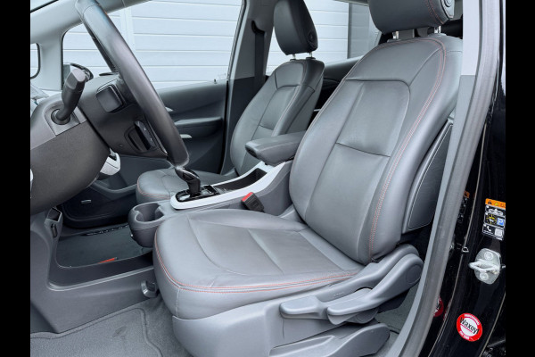 Opel Ampera-E Business Executive 60 kWh - Apple CarPlay / Android Auto - Lederen Bekleding - Stuur-/Stoelverwarming - Xenon