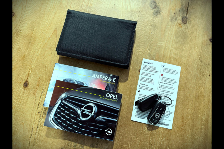 Opel Ampera-E Business Executive 60 kWh - Apple CarPlay / Android Auto - Lederen Bekleding - Stuur-/Stoelverwarming - Xenon