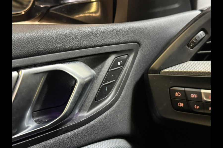 BMW 1-serie 118IA 140PK AUT. HIGH EXECUTIVE LEDER/NAVI/PANORAMADAK****