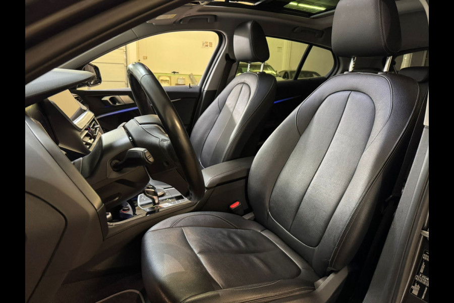 BMW 1-serie 118IA 140PK AUT. HIGH EXECUTIVE LEDER/NAVI/PANORAMADAK****