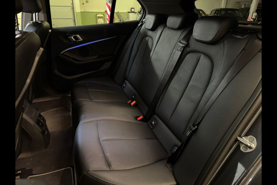 BMW 1-serie 118IA 140PK AUT. HIGH EXECUTIVE LEDER/NAVI/PANORAMADAK****