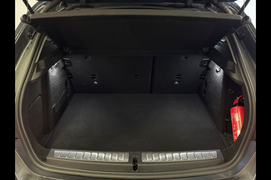 BMW 1-serie 118IA 140PK AUT. HIGH EXECUTIVE LEDER/NAVI/PANORAMADAK****