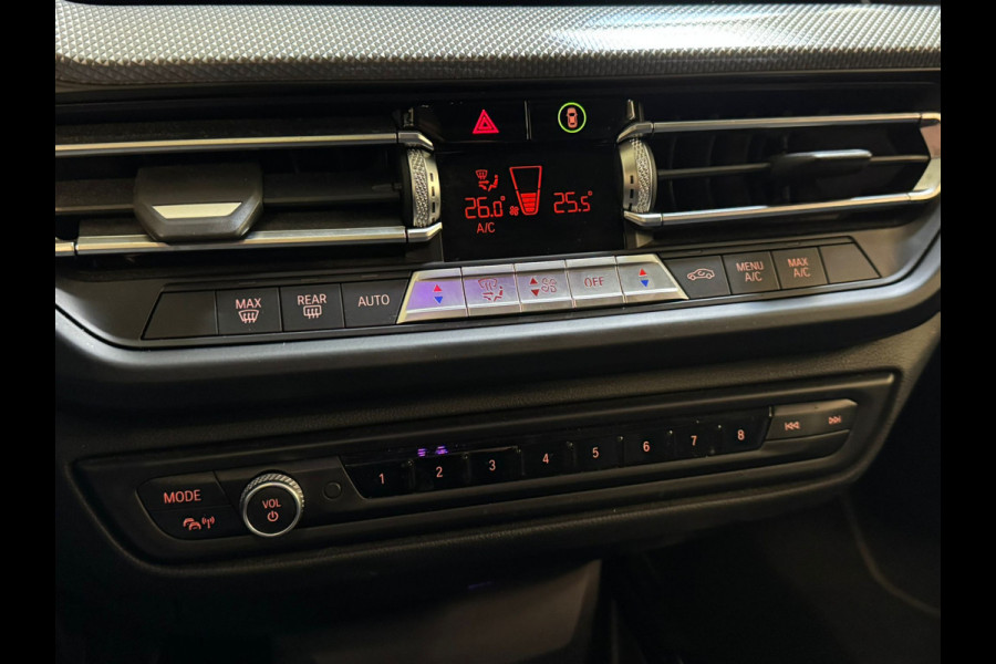 BMW 1-serie 118IA 140PK AUT. HIGH EXECUTIVE LEDER/NAVI/PANORAMADAK****
