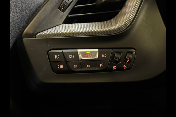 BMW 1-serie 118IA 140PK AUT. HIGH EXECUTIVE LEDER/NAVI/PANORAMADAK****