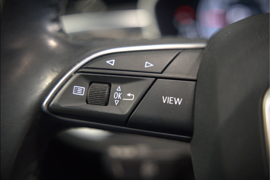 Audi Q3 35 TFSI S Line Pro Line S S-Line | Panoramadak | Stoelverwarming | Camera | Cruise Control | Apple Carplay | Dodehoekdetectie | Navigatie | Parkeersensoren |
