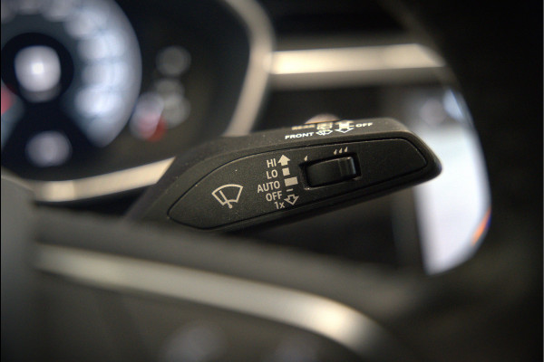 Audi Q3 35 TFSI S Line Pro Line S S-Line | Panoramadak | Stoelverwarming | Camera | Cruise Control | Apple Carplay | Dodehoekdetectie | Navigatie | Parkeersensoren |