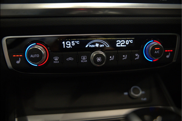 Audi Q3 35 TFSI S Line Pro Line S S-Line | Panoramadak | Stoelverwarming | Camera | Cruise Control | Apple Carplay | Dodehoekdetectie | Navigatie | Parkeersensoren |