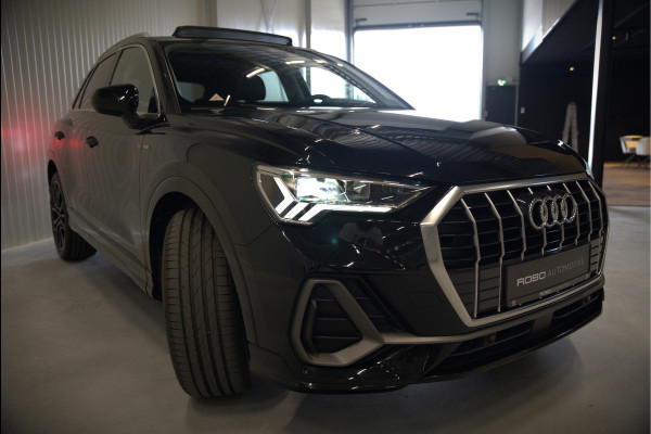 Audi Q3 35 TFSI S Line Pro Line S S-Line | Panoramadak | Stoelverwarming | Camera | Cruise Control | Apple Carplay | Dodehoekdetectie | Navigatie | Parkeersensoren |