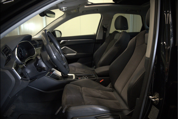 Audi Q3 35 TFSI S Line Pro Line S S-Line | Panoramadak | Stoelverwarming | Camera | Cruise Control | Apple Carplay | Dodehoekdetectie | Navigatie | Parkeersensoren |