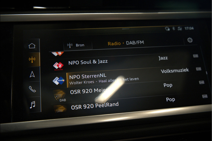 Audi Q3 35 TFSI S Line Pro Line S S-Line | Panoramadak | Stoelverwarming | Camera | Cruise Control | Apple Carplay | Dodehoekdetectie | Navigatie | Parkeersensoren |