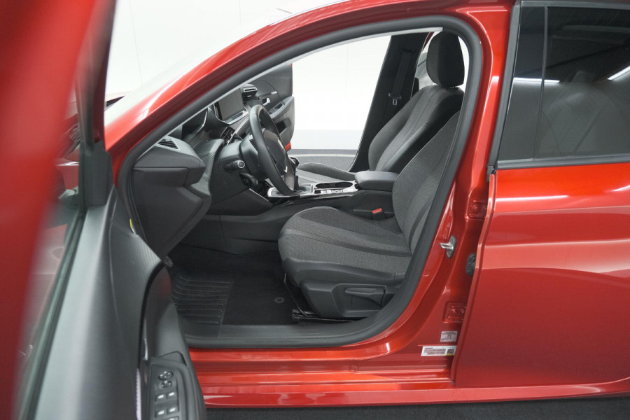 Peugeot 208 Puretech 100 Allure | Camera | Navigatie | Parkeersensoren | Apple Carplay