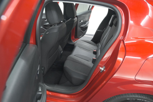 Peugeot 208 Puretech 100 Allure | Camera | Navigatie | Parkeersensoren | Apple Carplay