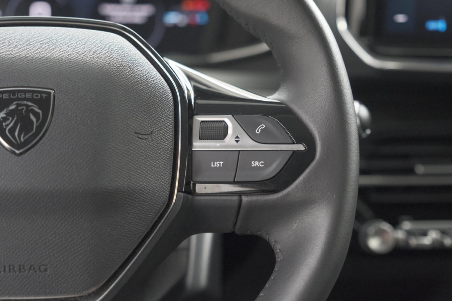 Peugeot 208 Puretech 100 Allure | Camera | Navigatie | Parkeersensoren | Apple Carplay