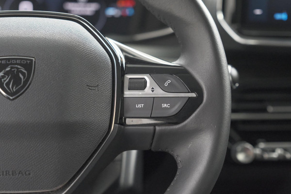 Peugeot 208 Puretech 100 Allure | Camera | Navigatie | Parkeersensoren | Apple Carplay