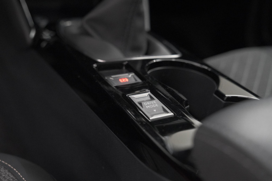 Peugeot 208 Puretech 100 Allure | Camera | Navigatie | Parkeersensoren | Apple Carplay