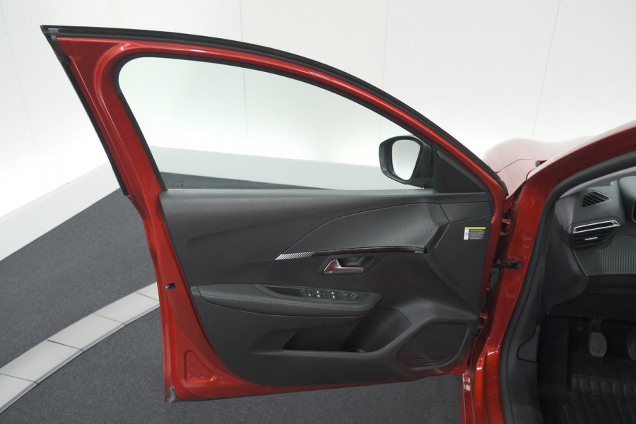 Peugeot 208 Puretech 100 Allure | Camera | Navigatie | Parkeersensoren | Apple Carplay