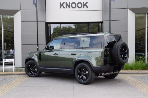 Land Rover Defender P300e 110 Forest Edition