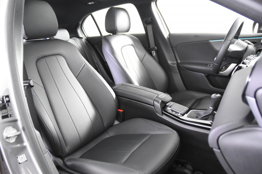 Mercedes-Benz A-Klasse 180 d *1ste Eigenaar*Leer*Panoramadak*Stoelverwarming*Ambiente*