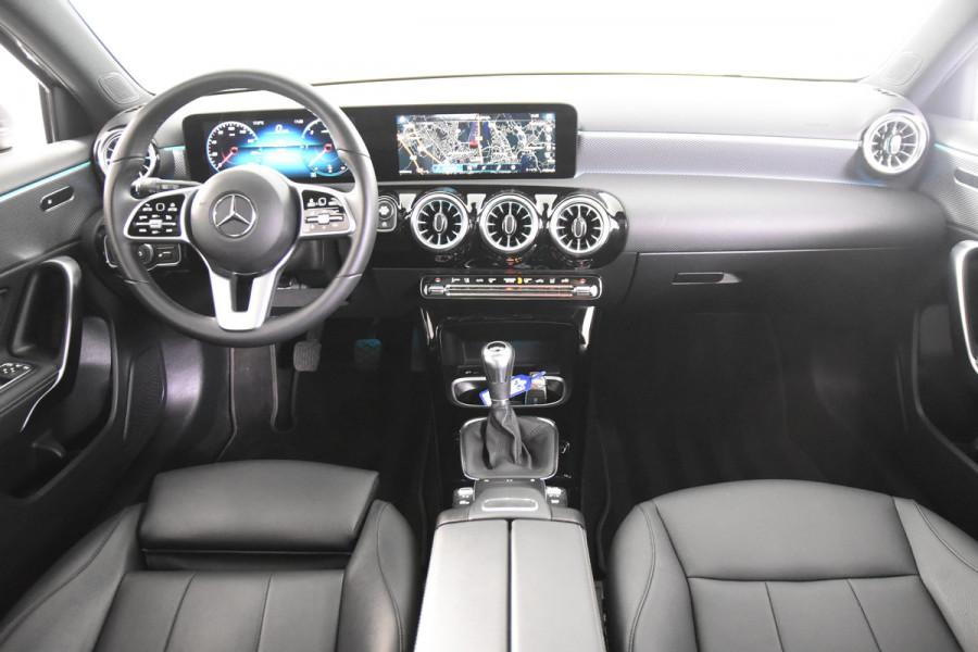 Mercedes-Benz A-Klasse 180 d *1ste Eigenaar*Leer*Panoramadak*Stoelverwarming*Ambiente*