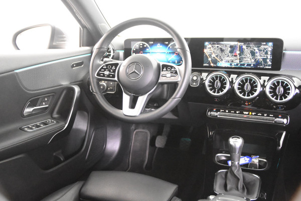 Mercedes-Benz A-Klasse 180 d *1ste Eigenaar*Leer*Panoramadak*Stoelverwarming*Ambiente*
