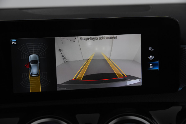 Mercedes-Benz A-Klasse 180 d *1ste Eigenaar*Leer*Panoramadak*Stoelverwarming*Ambiente*