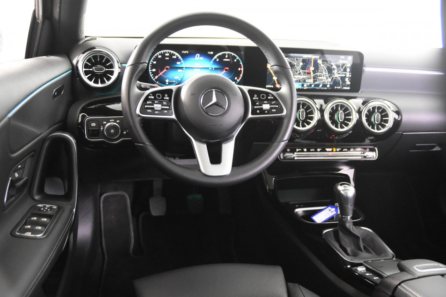 Mercedes-Benz A-Klasse 180 d *1ste Eigenaar*Leer*Panoramadak*Stoelverwarming*Ambiente*