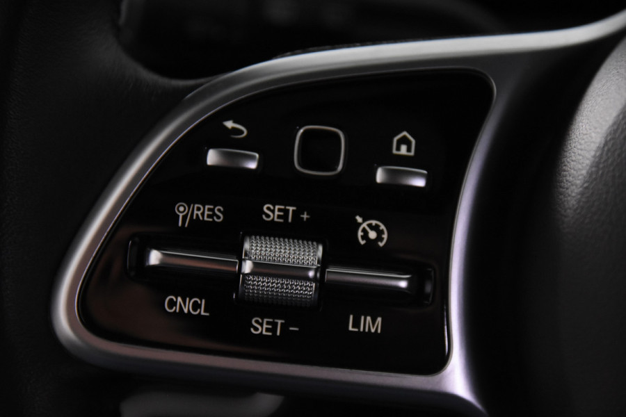 Mercedes-Benz A-Klasse 180 d *1ste Eigenaar*Leer*Panoramadak*Stoelverwarming*Ambiente*