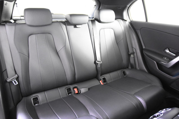 Mercedes-Benz A-Klasse 180 d *1ste Eigenaar*Leer*Panoramadak*Stoelverwarming*Ambiente*