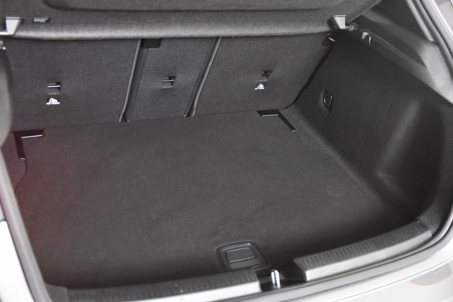 Mercedes-Benz A-Klasse 180 d *1ste Eigenaar*Leer*Panoramadak*Stoelverwarming*Ambiente*