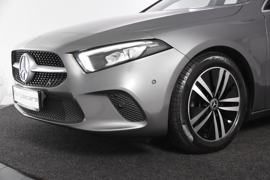 Mercedes-Benz A-Klasse 180 d *1ste Eigenaar*Leer*Panoramadak*Stoelverwarming*Ambiente*