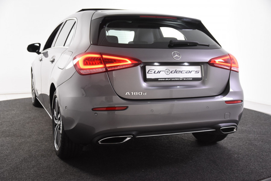 Mercedes-Benz A-Klasse 180 d *1ste Eigenaar*Leer*Panoramadak*Stoelverwarming*Ambiente*