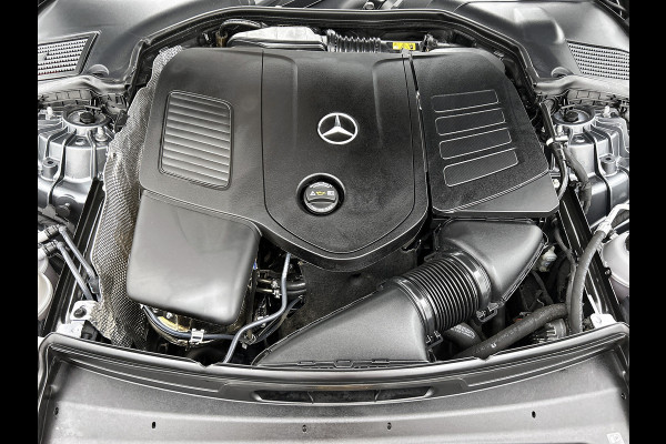Mercedes-Benz C-Klasse Estate 300 e AMG Lichtmetalen velgen | Parking support | Navigatie | camera achter | Inclusief 24 maanden MB Certified garantie voor Europa.