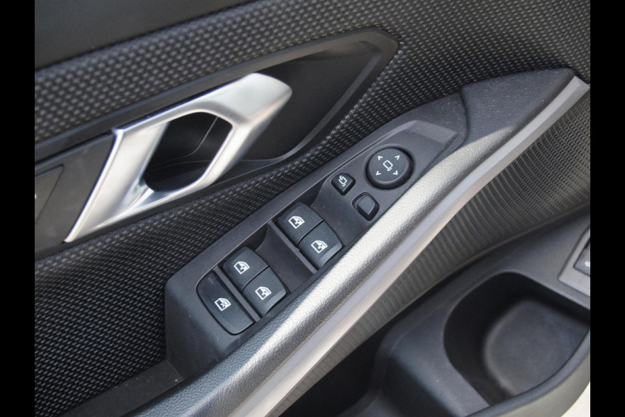 BMW 3 Serie Touring 318i | Virtual Cockpit | Facelift Model | Apple Carplay | 19 Inch | NL-Auto |