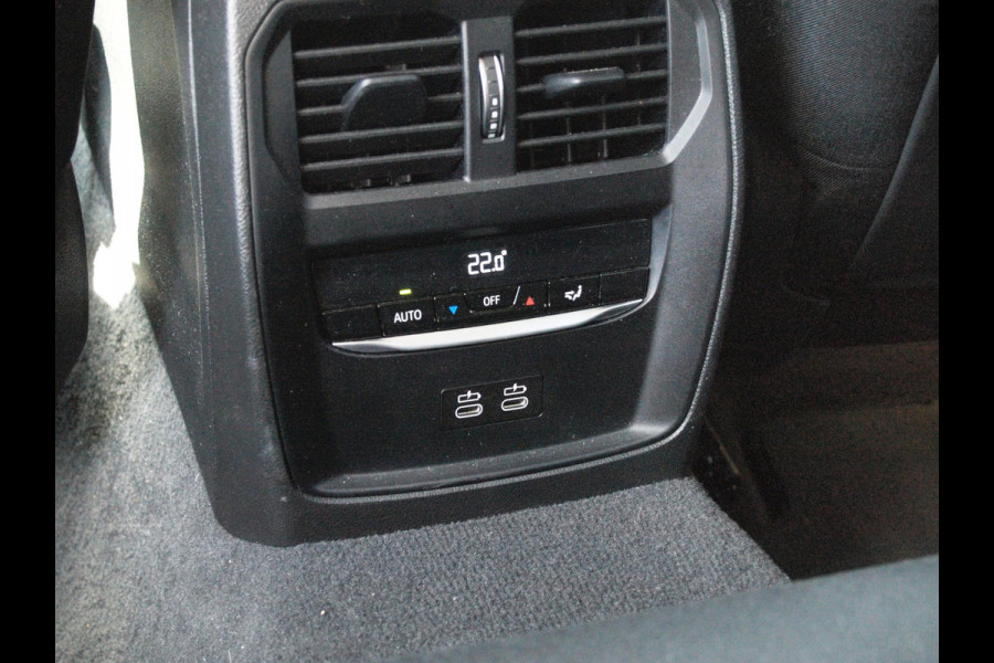 BMW 3 Serie Touring 318i | Virtual Cockpit | Facelift Model | Apple Carplay | 19 Inch | NL-Auto |