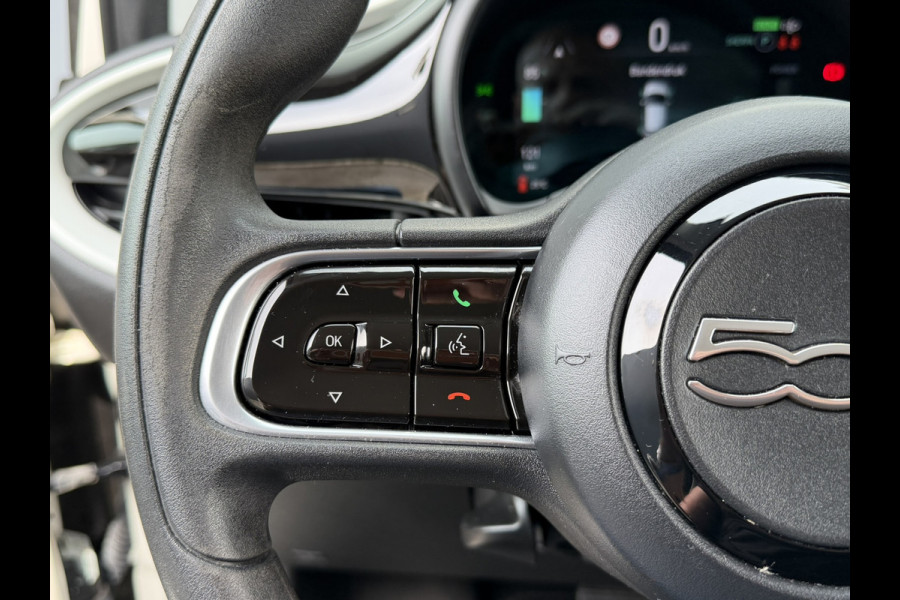 Fiat 500E Action 24 kWh | Carplay/Android | DAB | Cruise control | Airco | Media Pack
