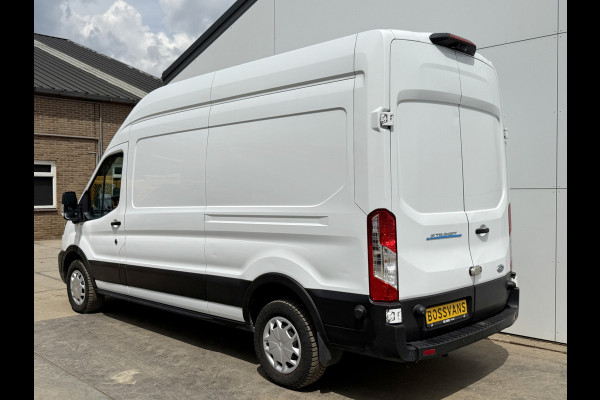 Ford E-Transit 68kWh 184PK L3H3 Pakketinrichting 334km WLTP 96,2% (SOH) BEV Snelladen 360º Camera Cruise control Climate control Carplay Navigatie Laadkabel Parkeersensoren v+a