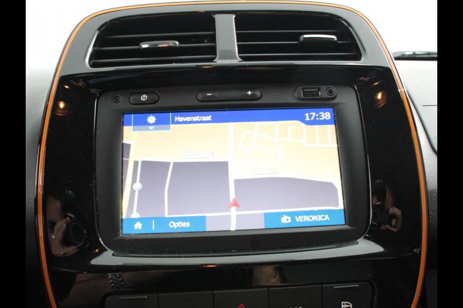 Dacia Spring Comfort Plus (Orange Pack) 27 kWh Airco Cruise Control Navigatie Camera Licht metalen velgen