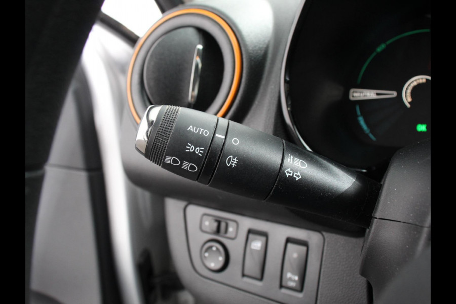 Dacia Spring Comfort Plus (Orange Pack) 27 kWh Airco Cruise Control Navigatie Camera Licht metalen velgen