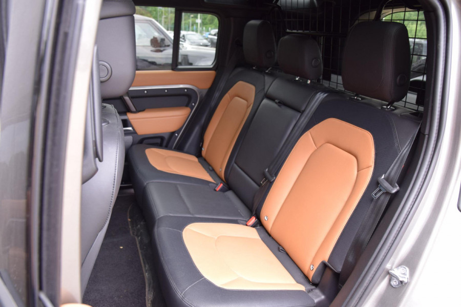 Land Rover Defender 110 P400e 110 X-Dynamic HSE