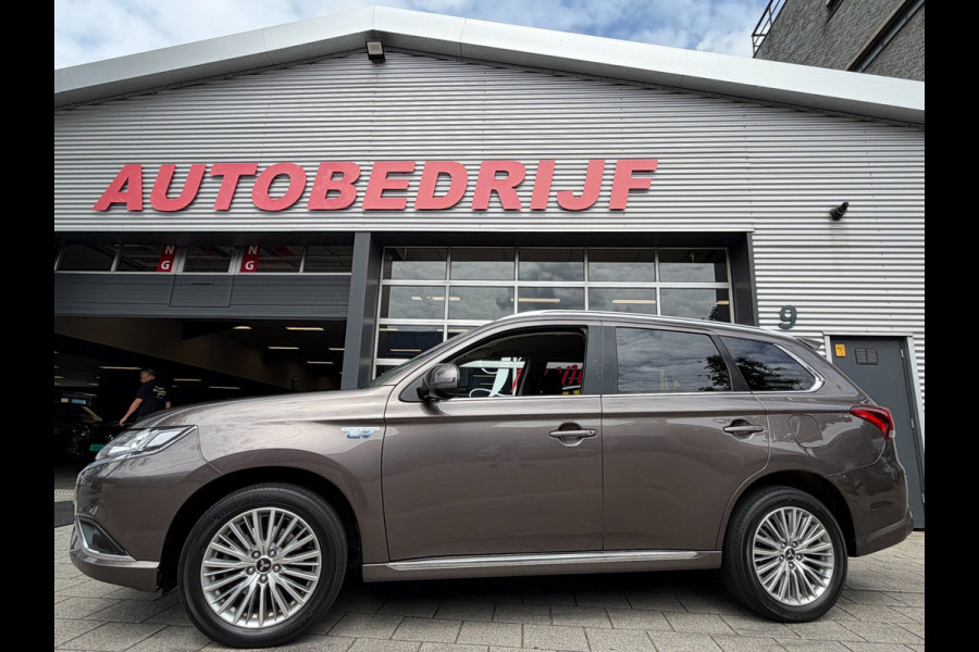Mitsubishi Outlander 2.4 PHEV Intense+ Automaat / Apple CarPlay I Navigatie I Airco I Comfort pakket I Dealer onderhouden