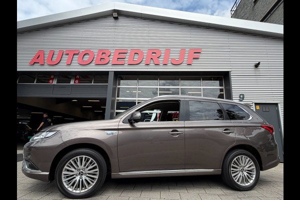 Mitsubishi Outlander 2.4 PHEV Intense+ Automaat / Apple CarPlay I Navigatie I Airco I Comfort pakket I Dealer onderhouden