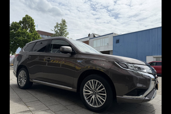 Mitsubishi Outlander 2.4 PHEV Intense+ Automaat / Apple CarPlay I Navigatie I Airco I Comfort pakket I Dealer onderhouden