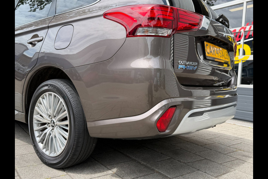 Mitsubishi Outlander 2.4 PHEV Intense+ Automaat / Apple CarPlay I Navigatie I Airco I Comfort pakket I Dealer onderhouden