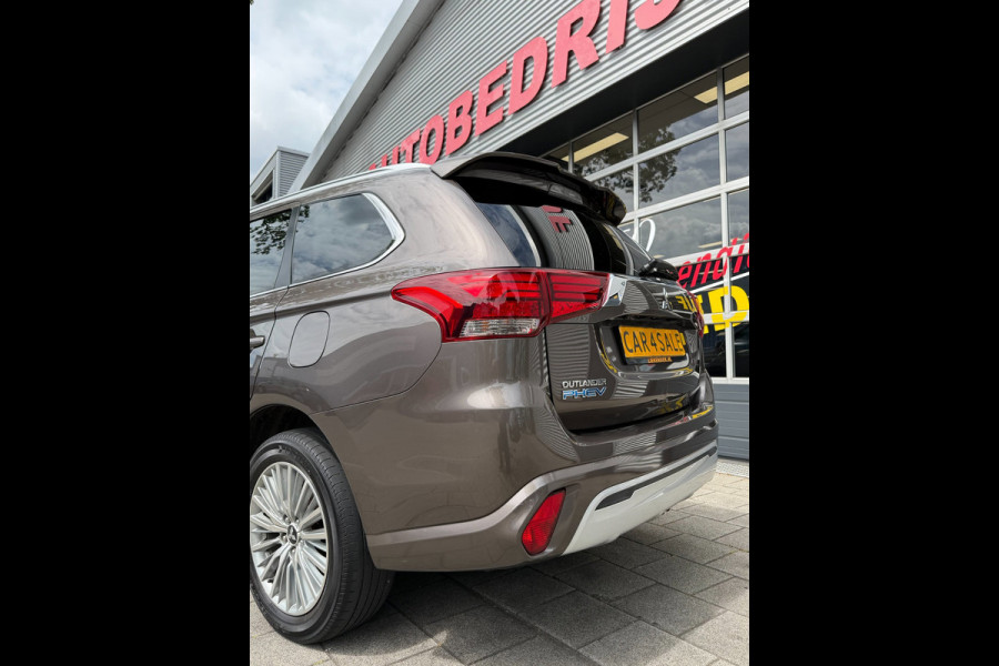 Mitsubishi Outlander 2.4 PHEV Intense+ Automaat / Apple CarPlay I Navigatie I Airco I Comfort pakket I Dealer onderhouden