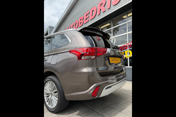 Mitsubishi Outlander 2.4 PHEV Intense+ Automaat / Apple CarPlay I Navigatie I Airco I Comfort pakket I Dealer onderhouden