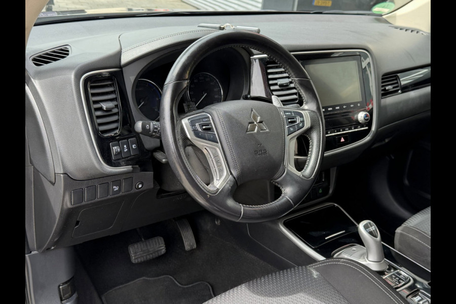 Mitsubishi Outlander 2.4 PHEV Intense+ Automaat / Apple CarPlay I Navigatie I Airco I Comfort pakket I Dealer onderhouden